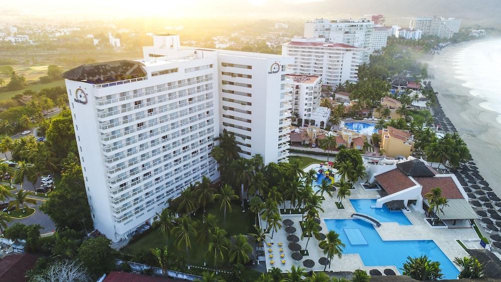 Park Royal 4*