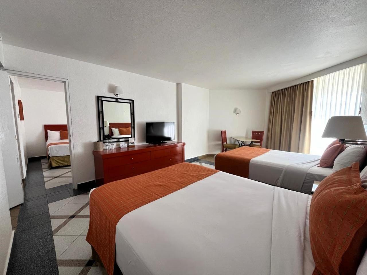 Park Royal 4*